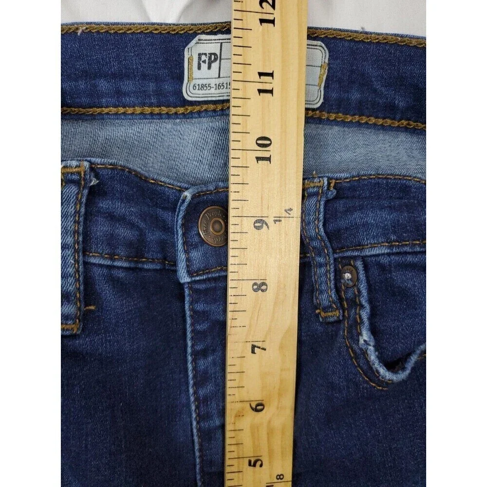 Free People Jeans Size 27x25 Skinny Leg Torn Distressed Stretch Denim Blue